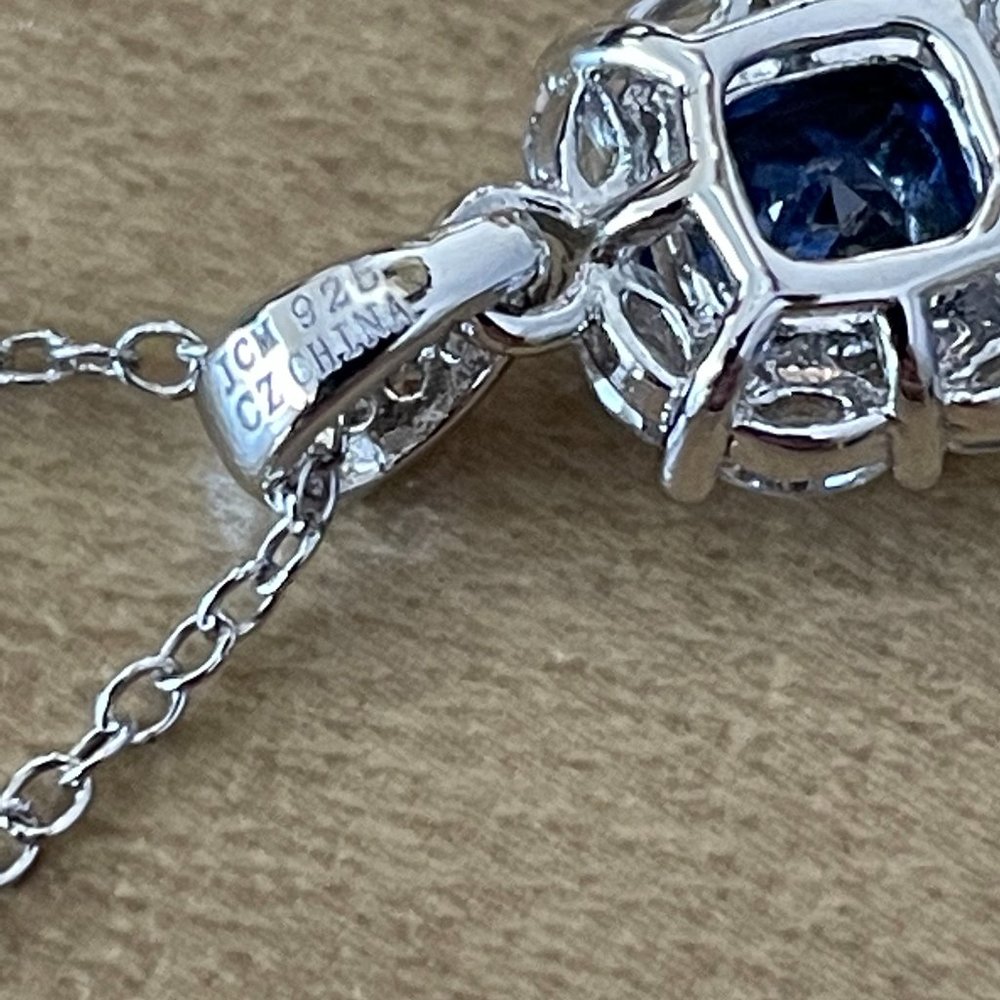 JCM 925 cz China Pendant on Chain - Picture 5 of 7